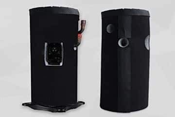 Schwarze Verdichterhülle stehend und um einen Komperessor gewickelt