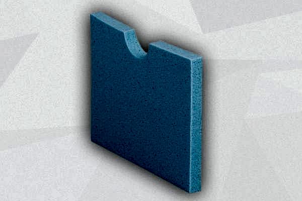 Blaue Platte Schwingungsisolierungen stehend