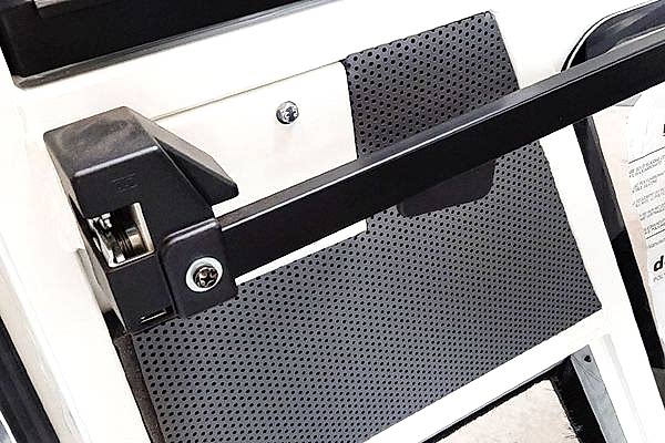 [Translate to Türkisch:] Kabinentür-Verkleidung mit Cello 485