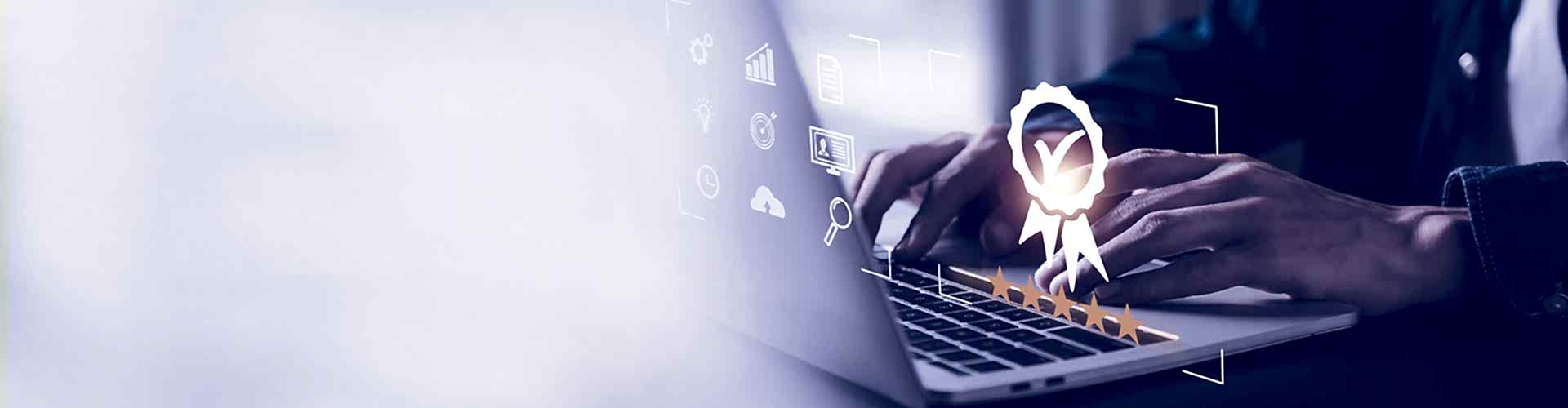 Laptop mit Icon das ein Zertifikat symbolisiert